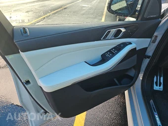2026 BMW X5 Sports Activity Vehicle M60i xDrive – miniatura 9