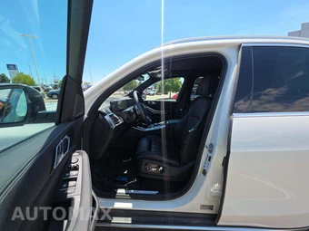 2026 BMW X5 Sports Activity Vehicle xDrive50e - miniatura 3