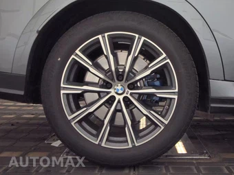 2026 BMW X6 Sports Activity Coupe M60i xDrive – miniatura 11