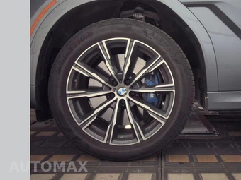2026 BMW X6 Sports Activity Coupe M60i xDrive – miniatura 9