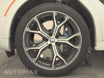 2026 BMW X6 Sports Activity Coupe M60i xDrive – miniatura 9