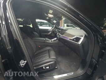 2026 BMW X6 Sports Activity Coupe M60i xDrive – miniatura 14