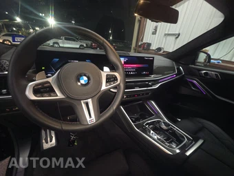 2026 BMW X6 Sports Activity Coupe M60i xDrive – miniatura 17