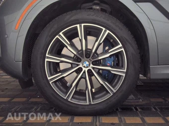 2026 BMW X6 Sports Activity Coupe M60i xDrive – miniatura 9