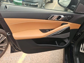2026 BMW X6 Sports Activity Coupe M60i xDrive – miniatura 9