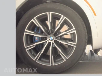 2026 BMW X6 Sports Activity Coupe M60i xDrive – miniatura 10