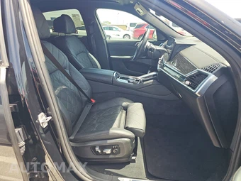 2026 BMW X6 Sports Activity Coupe xDrive40i - miniatura 8