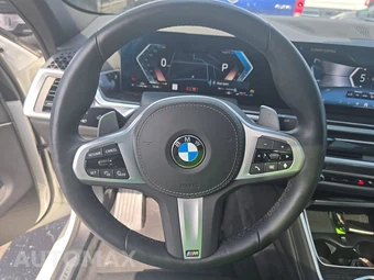 2026 BMW X6 Sports Activity Coupe xDrive40i – miniatura 10