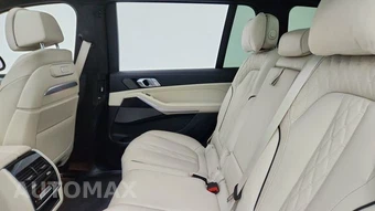 2026 BMW X7 M60i – miniatura 31