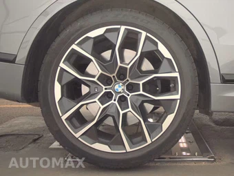 2026 BMW X7 M60i – miniatura 11
