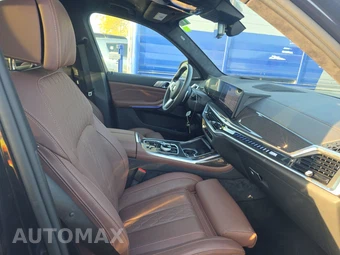 2026 BMW X7 M60i - miniatura 8