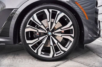 2026 BMW X7 M60i - miniatura 22