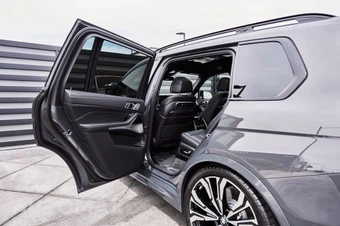 2026 BMW X7 M60i - miniatura 29