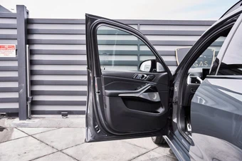 2026 BMW X7 M60i - miniatura 30