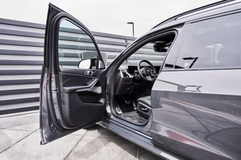 2026 BMW X7 M60i - miniatura 31