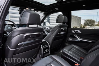 2026 BMW X7 M60i - miniatura 41