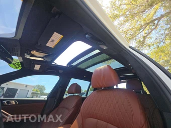 2026 BMW X7 M60i - miniatura 11