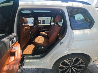 2026 BMW X7 M60i - miniatura 13