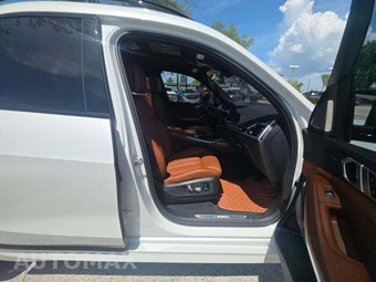 2026 BMW X7 M60i - miniatura 19