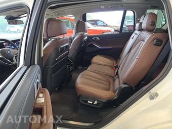 2026 BMW X7 xDrive40i - miniatura 13