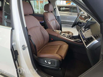 2026 BMW X7 xDrive40i - miniatura 19
