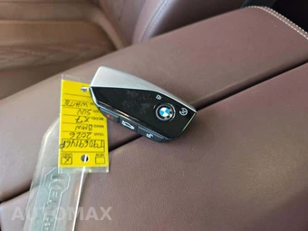 2026 BMW X7 xDrive40i - miniatura 8