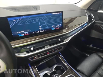 2026 BMW X7 xDrive40i - miniatura 11