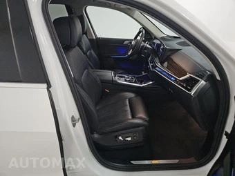 2026 BMW X7 xDrive40i - miniatura 8