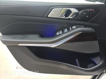 2026 BMW X7 xDrive40i - miniatura 9