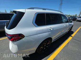 2026 BMW X7 xDrive40i – miniatura 4