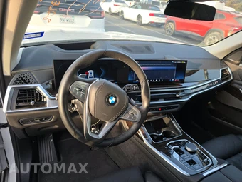 2026 BMW X7 xDrive40i – miniatura 11