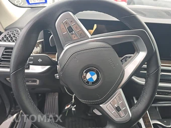 2026 BMW X7 xDrive40i - miniatura 10