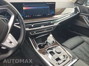 2026 BMW X7 xDrive40i - miniatura 11