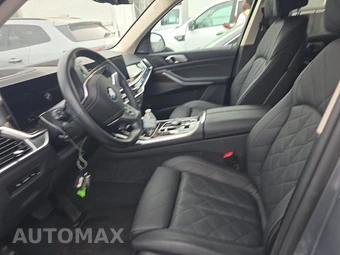2026 BMW X7 xDrive40i - miniatura 7