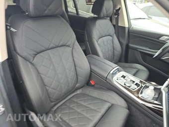 2026 BMW X7 xDrive40i - miniatura 8