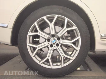 2026 BMW X7 xDrive40i – miniatura 11
