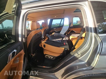 2026 BMW X7 xDrive40i - miniatura 13