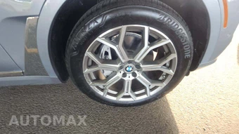 2026 BMW X7 xDrive40i - miniatura 24