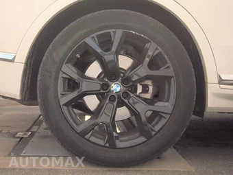 2026 BMW X7 xDrive40i - miniatura 11