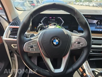 2026 BMW X7 xDrive40i - miniatura 16