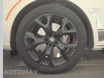 2026 BMW X7 xDrive40i - miniatura 9
