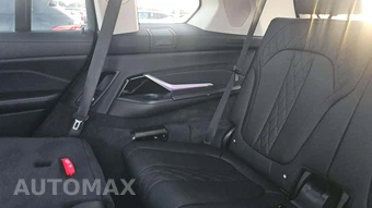 2026 BMW X7 xDrive40i - miniatura 26