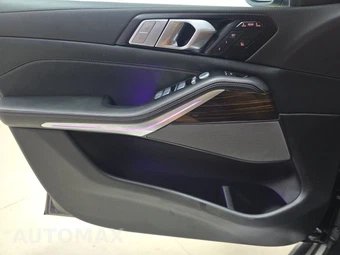 2026 BMW X7 xDrive40i - miniatura 9