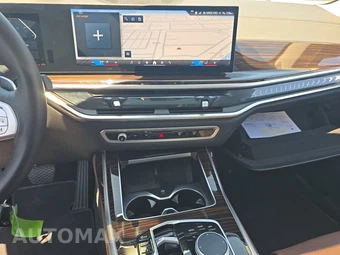2026 BMW X7 xDrive40i - miniatura 11