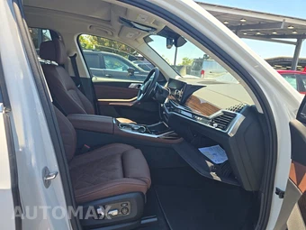 2026 BMW X7 xDrive40i - miniatura 8