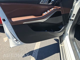 2026 BMW X7 xDrive40i - miniatura 9