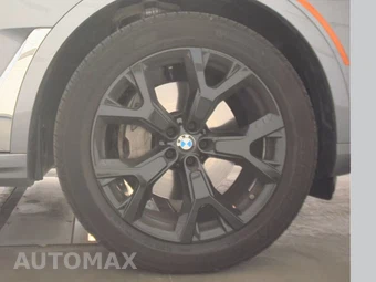 2026 BMW X7 xDrive40i - miniatura 10
