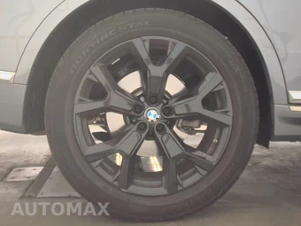2026 BMW X7 xDrive40i - miniatura 11