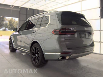 2026 BMW X7 xDrive40i - miniatura 8
