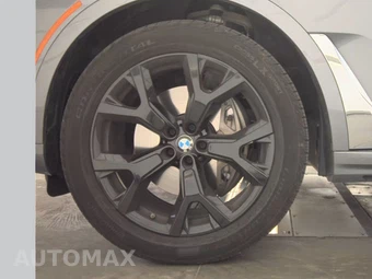 2026 BMW X7 xDrive40i - miniatura 9